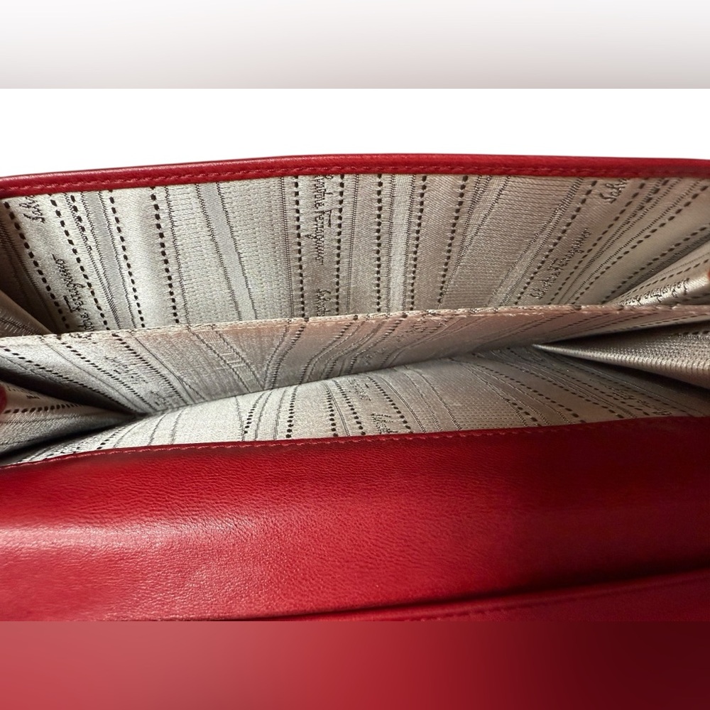 Salvatore Ferragamo Gancini wallet - Picture 10 of 15